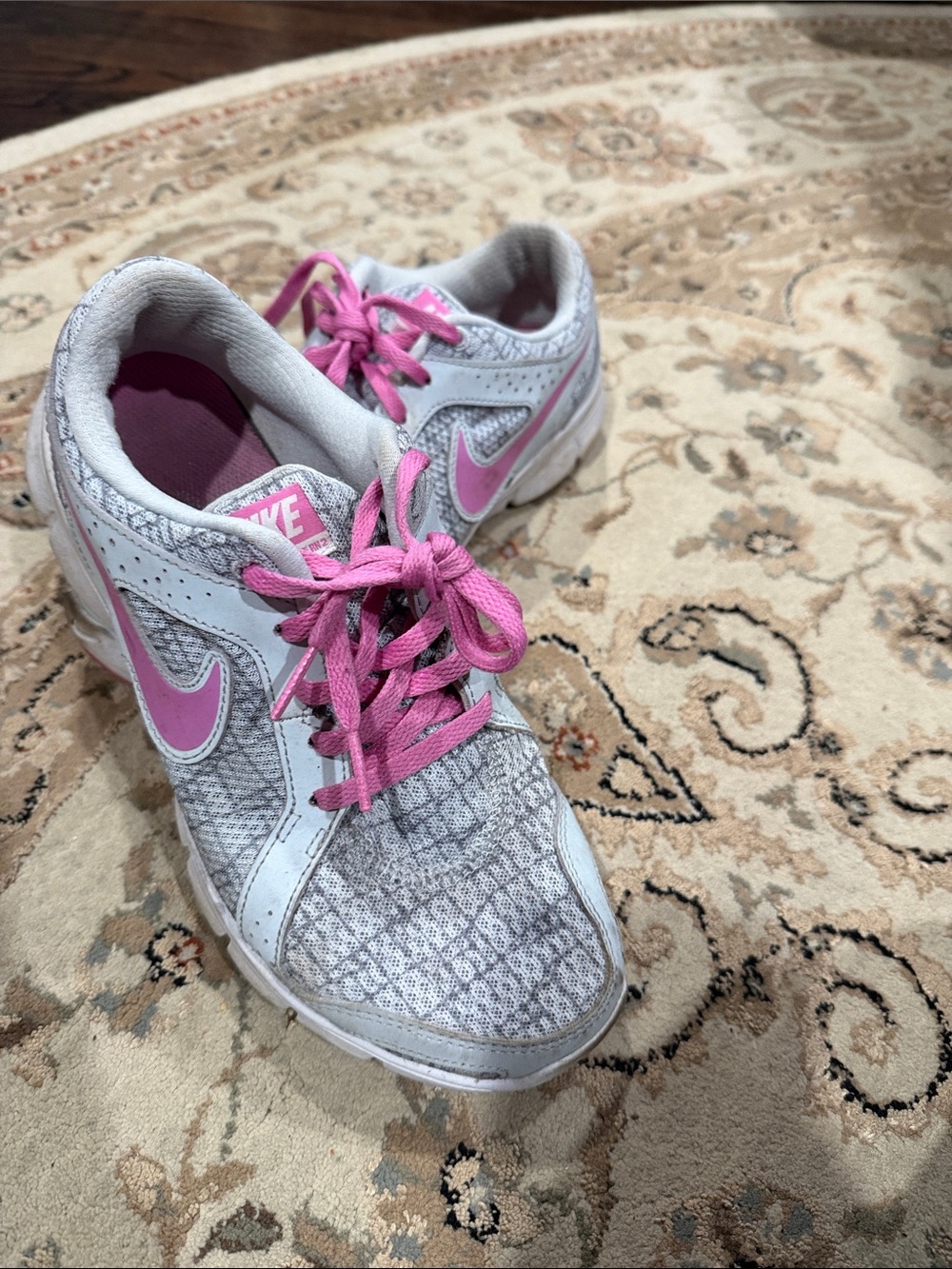 Nike Women’s White Athletic Sneakers with Pink Accents